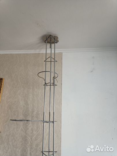 Вертикальная стойка для цветов