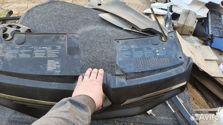 Решетка радиатора renault logan 2