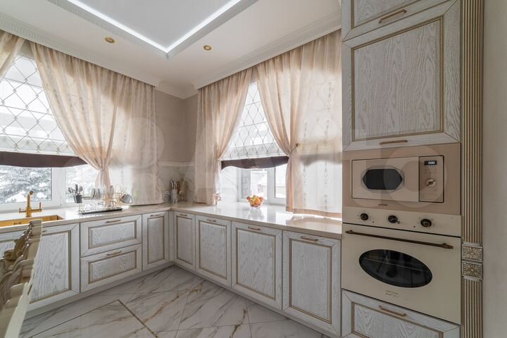 Дом 495 м² на участке 7,3 сот.