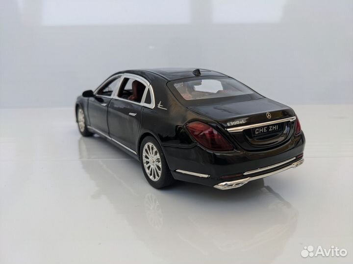 Машинка игрушка mercedes