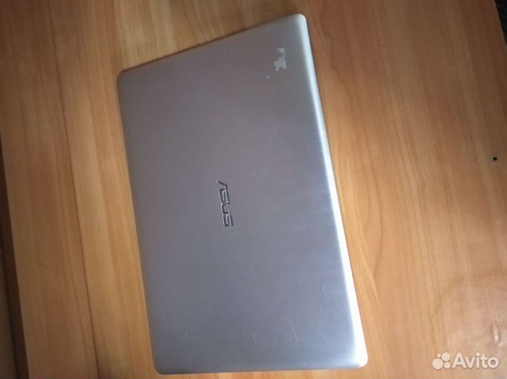 Ноутбук asus