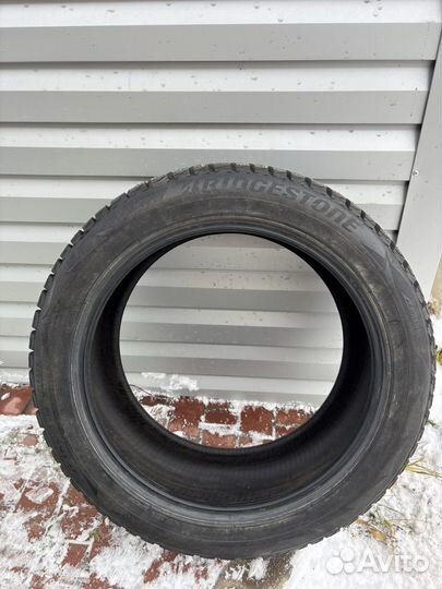 Bridgestone Blizzak Spike-02 SUV 275/45 R20 T