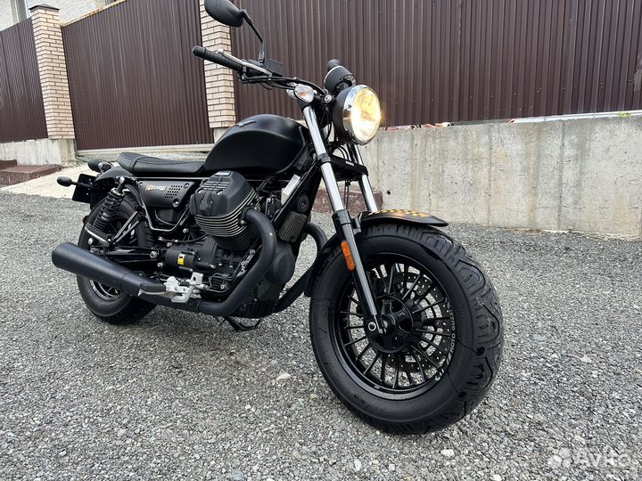 Moto guzzi V9 bobber