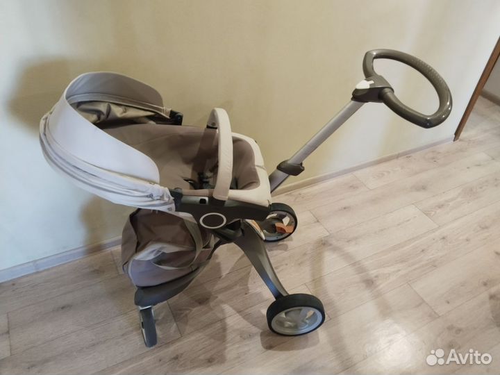 Коляска стокке stokke