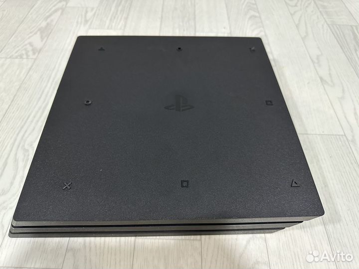 Sony PlayStation 4 pro CUH-7208B прошитая + игры