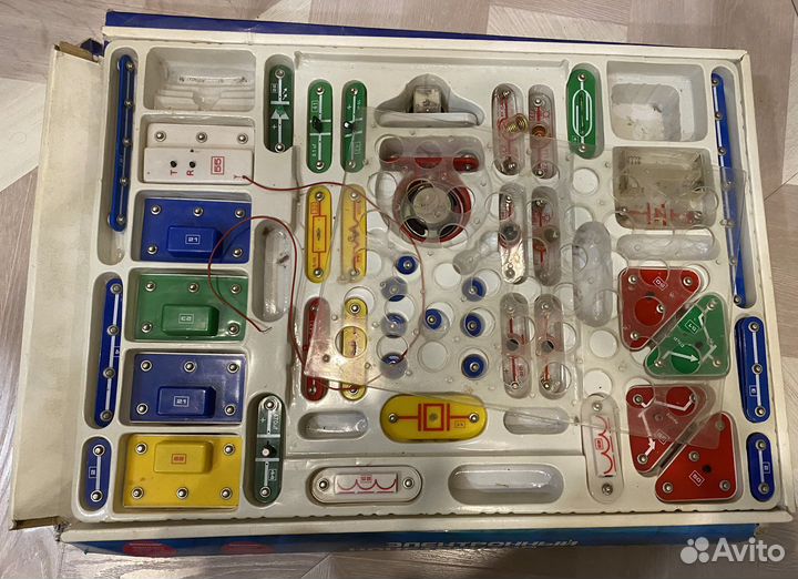 Электронный конструктор знаток