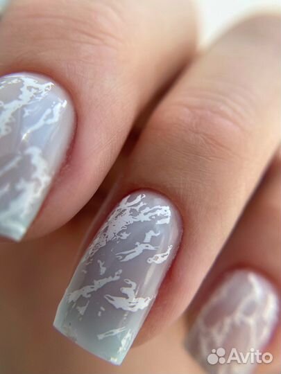 Маникюр с покрытием гель-лаком