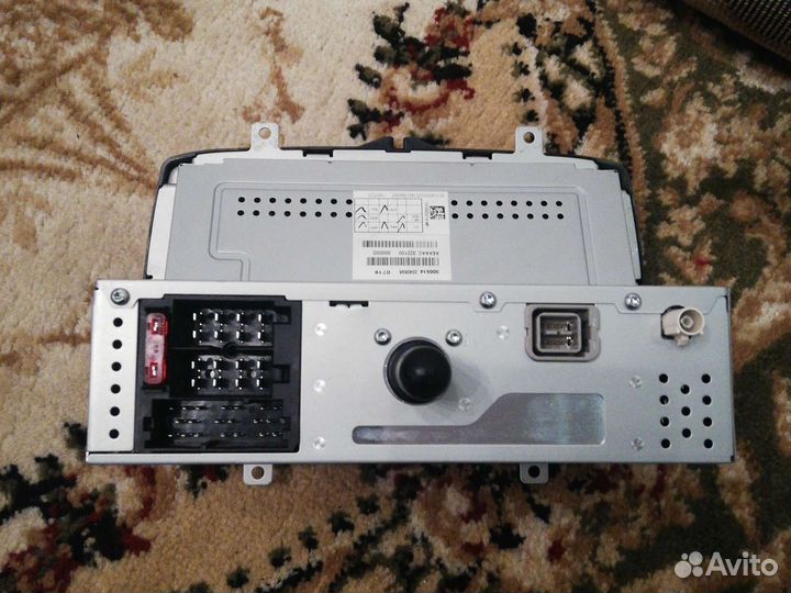 Штатная магнитола на LADA vesta