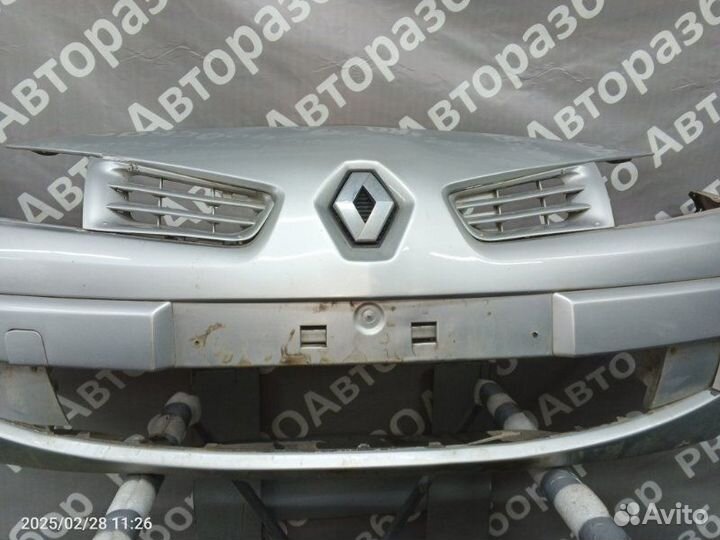 Бампер передний Renault Megane 1 2008