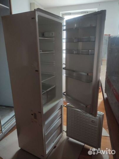 Встраиваемый холодильник Gagenali