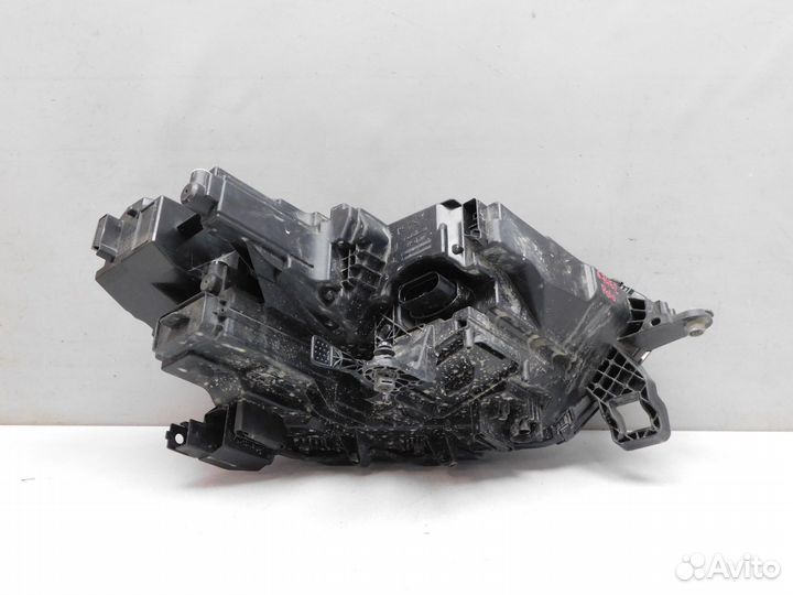 Фара левая Volkswagen Polo