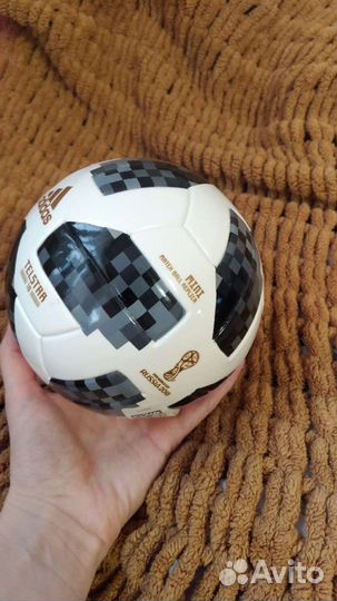 Мяч чемпионат мира FIFA 2018 с автографом