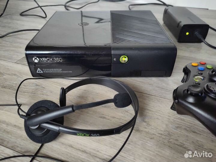 Xbox 360 E (500gb ) с кинектом