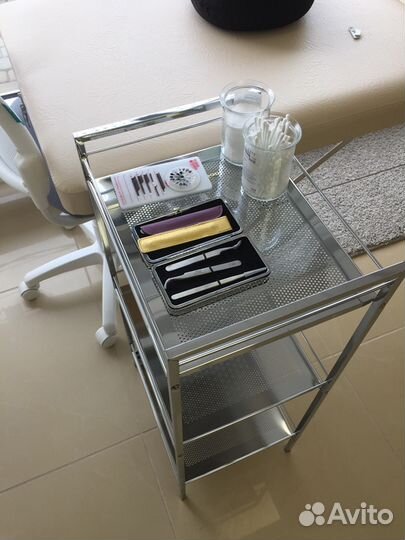 Столик тележка трёхъярусный для наращивания и лами