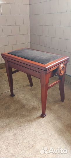 Банкетка для фортепиано
