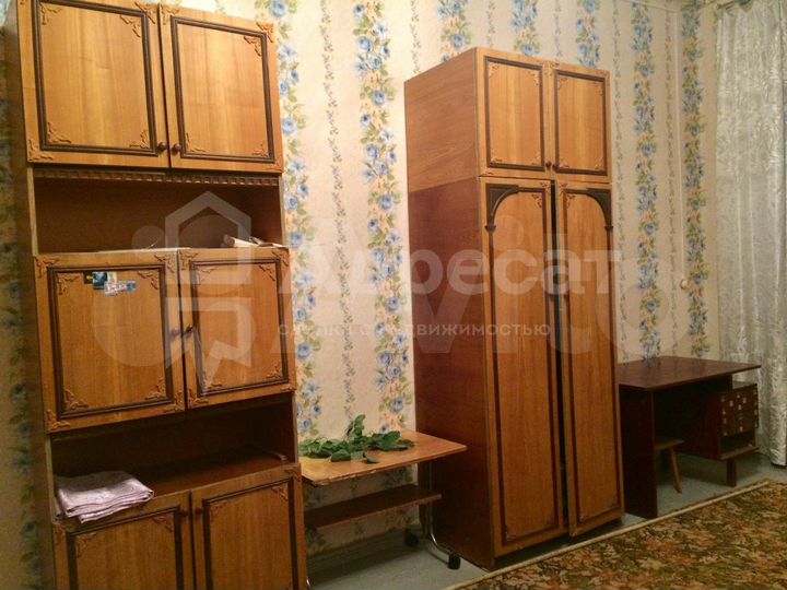 Комната 24 м² в 5-к., 1/3 эт.