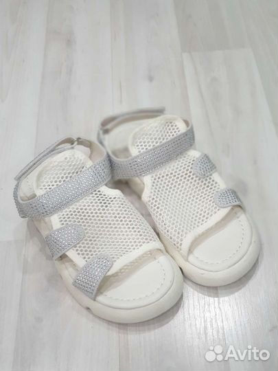 Сандали для девочки