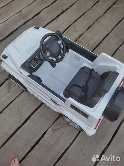 Детская машина на аккумуляторе с пультом