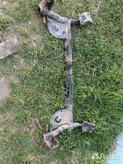 Задняя балка рено сандеро 2