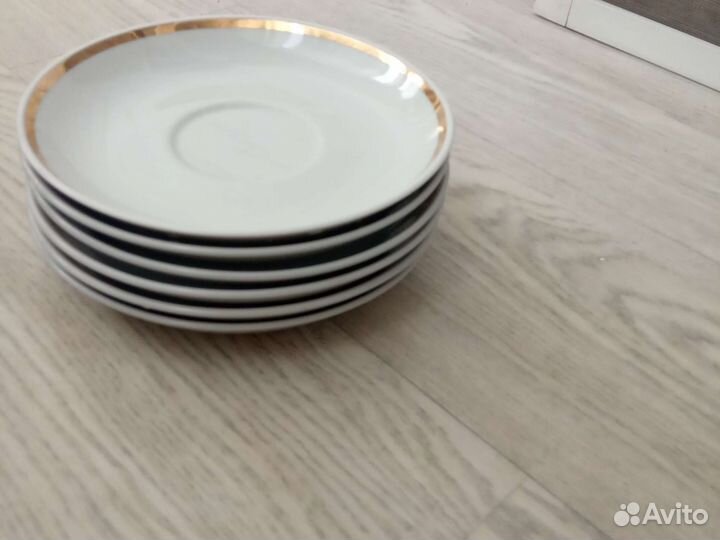 Тарелки-блюдца крупные