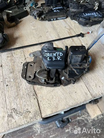 Замок задний правый Renault Duster