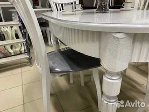 Стол белый со стульями.столы стулья