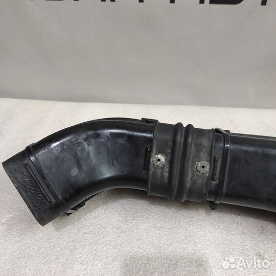 Воздухозаборник Mitsubishi Citroen Peugeot 2.2 HDi