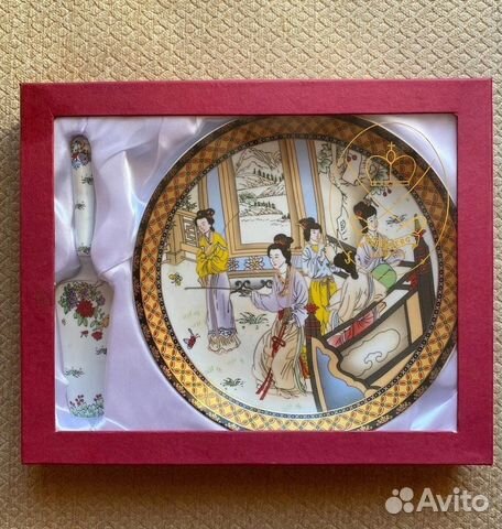 Блюдо с лопаткой