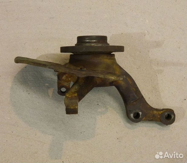 Кулак поворотный левый Chery Amulet