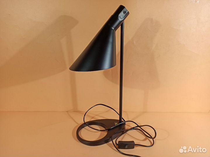 С дефектом 88325 Настольная ретро-лампа