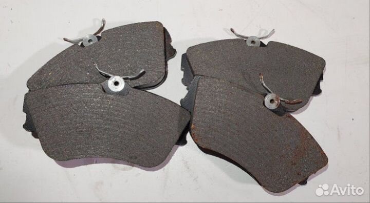 Тормозные колодки Volkswagen Transporter T4 1993