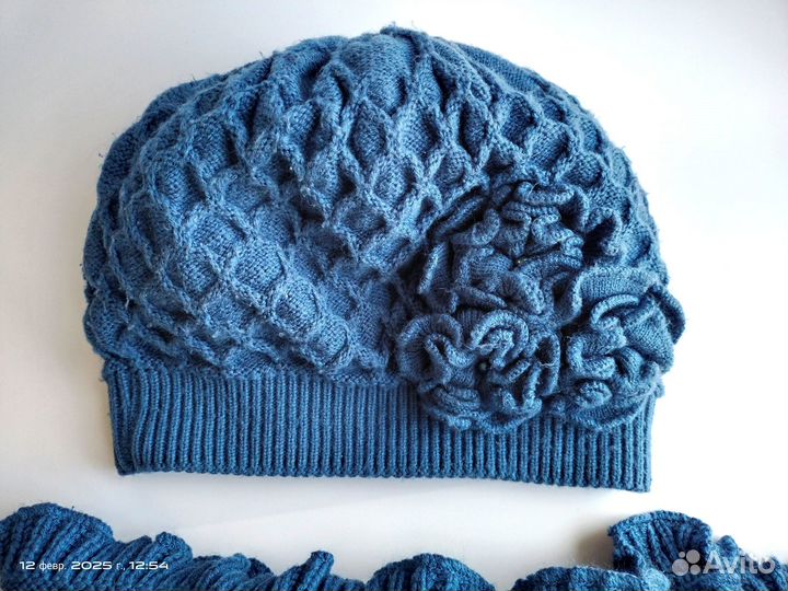 Женская шапка и берет с шарфами на весну