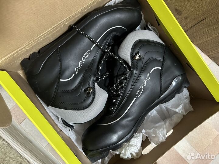 Лыжные ботинки