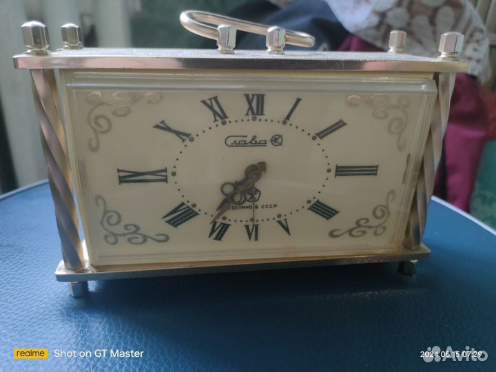 Часы будильник 