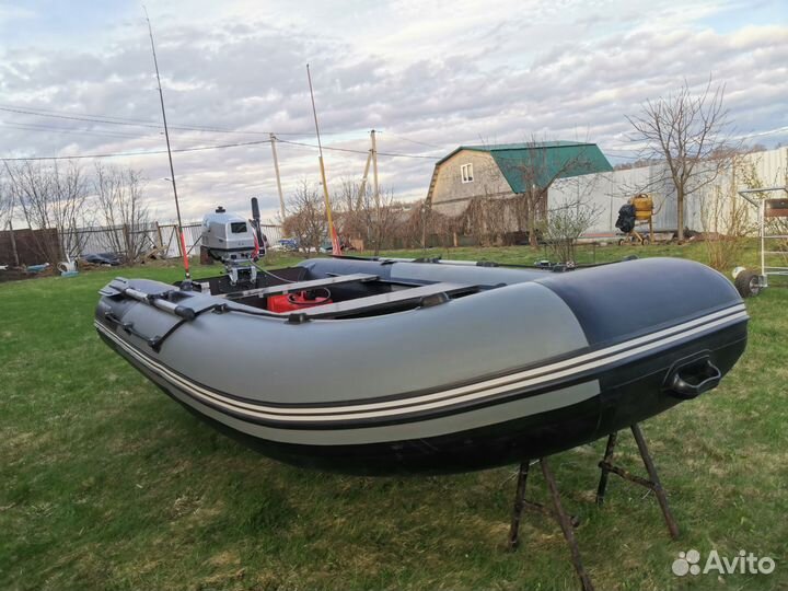 Лодка с мотором