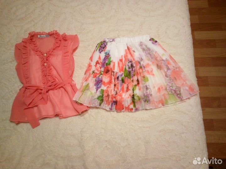 Костюм с юбкой