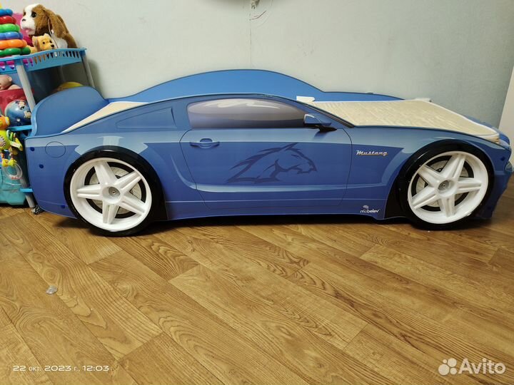 Детская кровать машина с матрасом