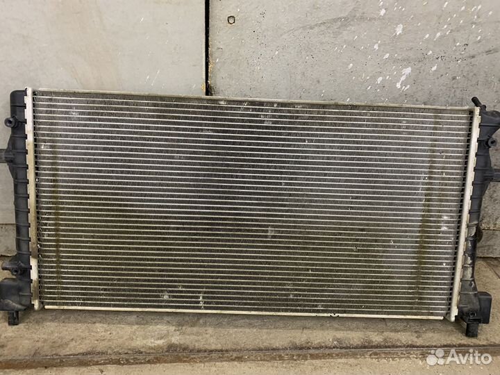 Радиатор охлаждения поло седан