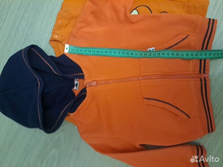 Кофточки две