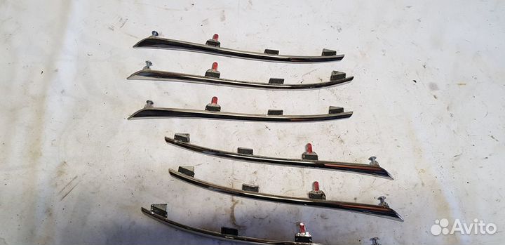 Toyota RAV 4 2006-2013 Молдинг решетки радиатора