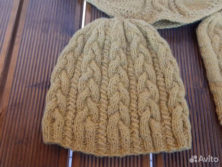 Варежки, шапка и манежка ручной работы