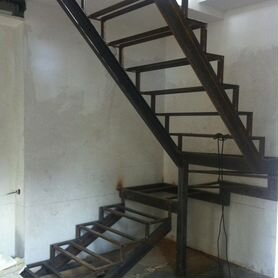 Лестница металлическая на 2 этаж