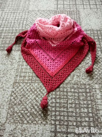 Шаль, платок, бактус связанный крючком, ручная раб