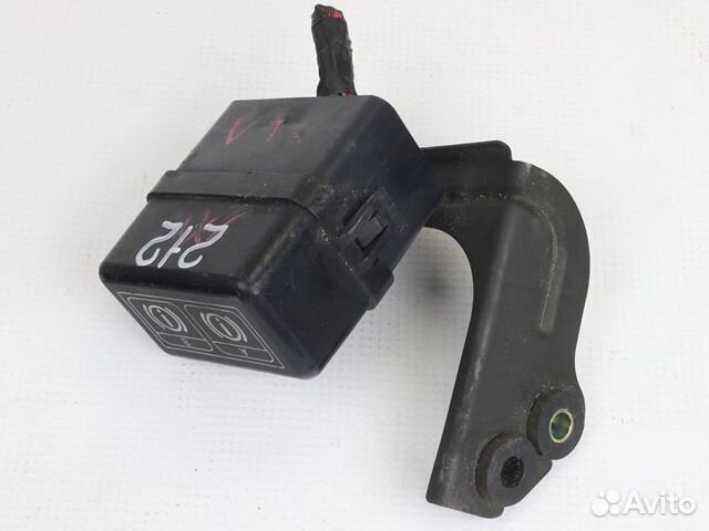 Блок реле тормозной системы Mitsubishi Pajero 3