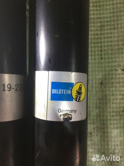 Стойка амортизатор Mitsubishi L200 4