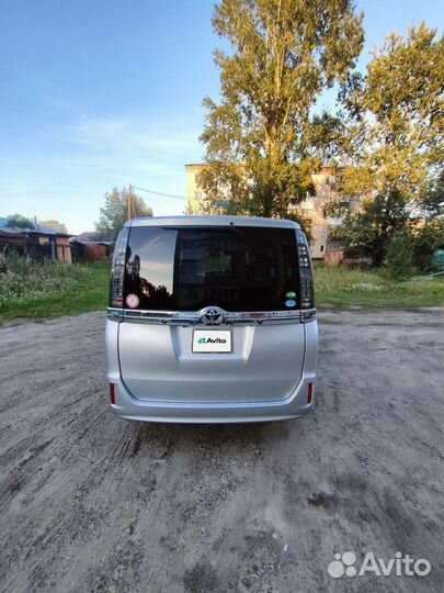 Toyota Voxy, 2016