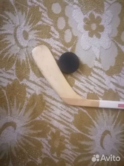 Клюшка, шайба и коньки(хоккейный набор)