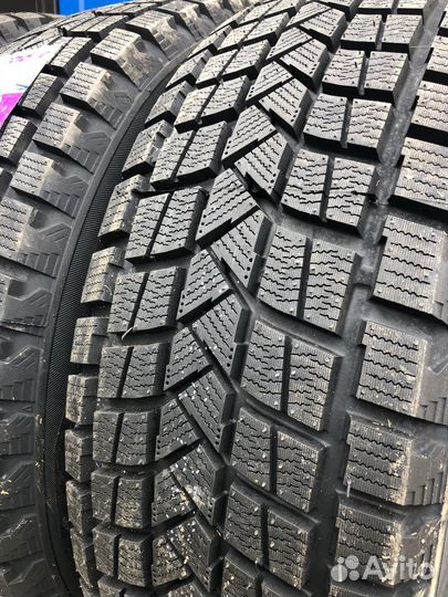 Tourador Winter Pro TSS1 275/40 R20 и 315/35 R20 110V