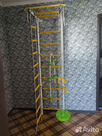 Шведская стенка с турником