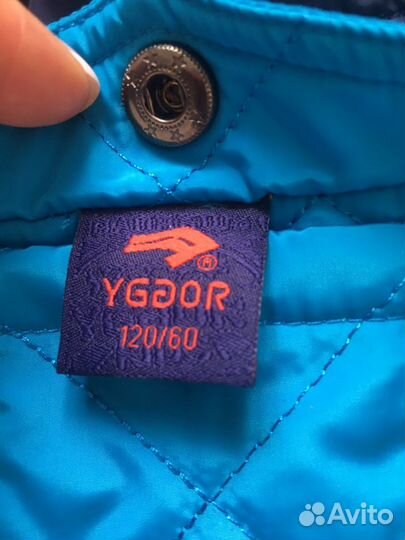 Легкая курточка и хлопковая кофта